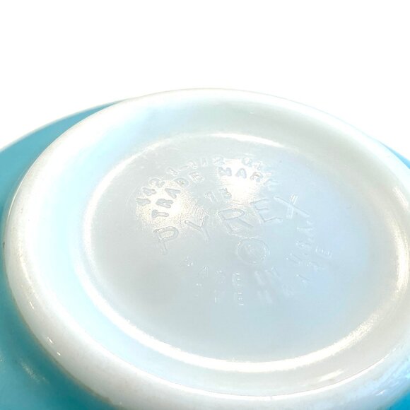 Pyrex Butterprint Amish Cinderlla Nesting Mixing Bowl Set of 4 - Picture 8 of 16